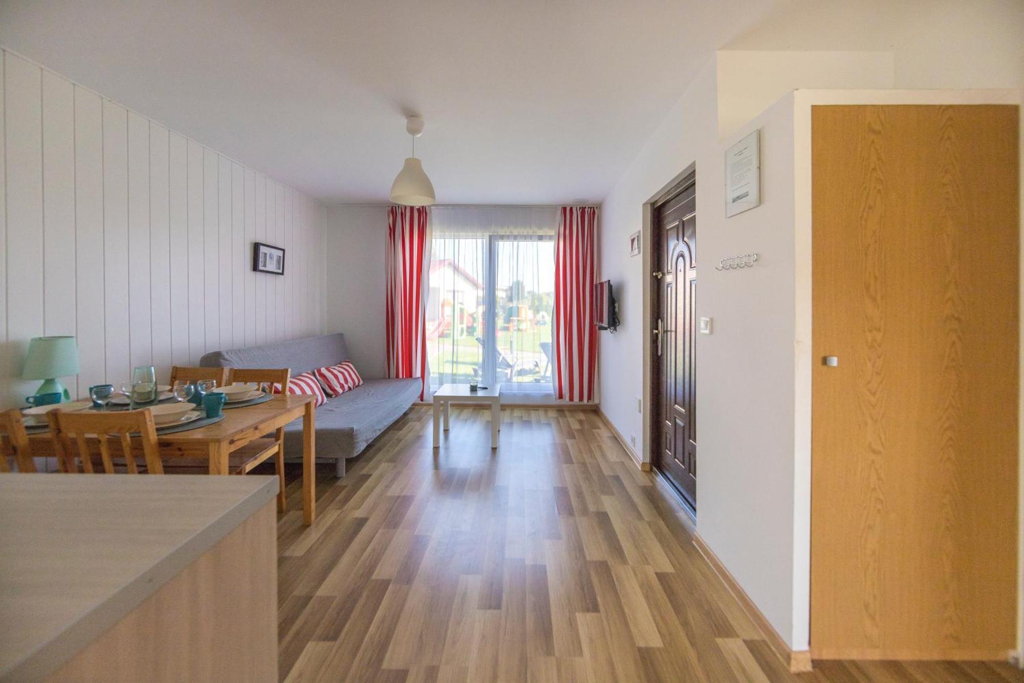 Bursztyn II Domki Apartamenty Pokoje W Sarbinowie Blisko Morza Сърбиново Екстериор снимка