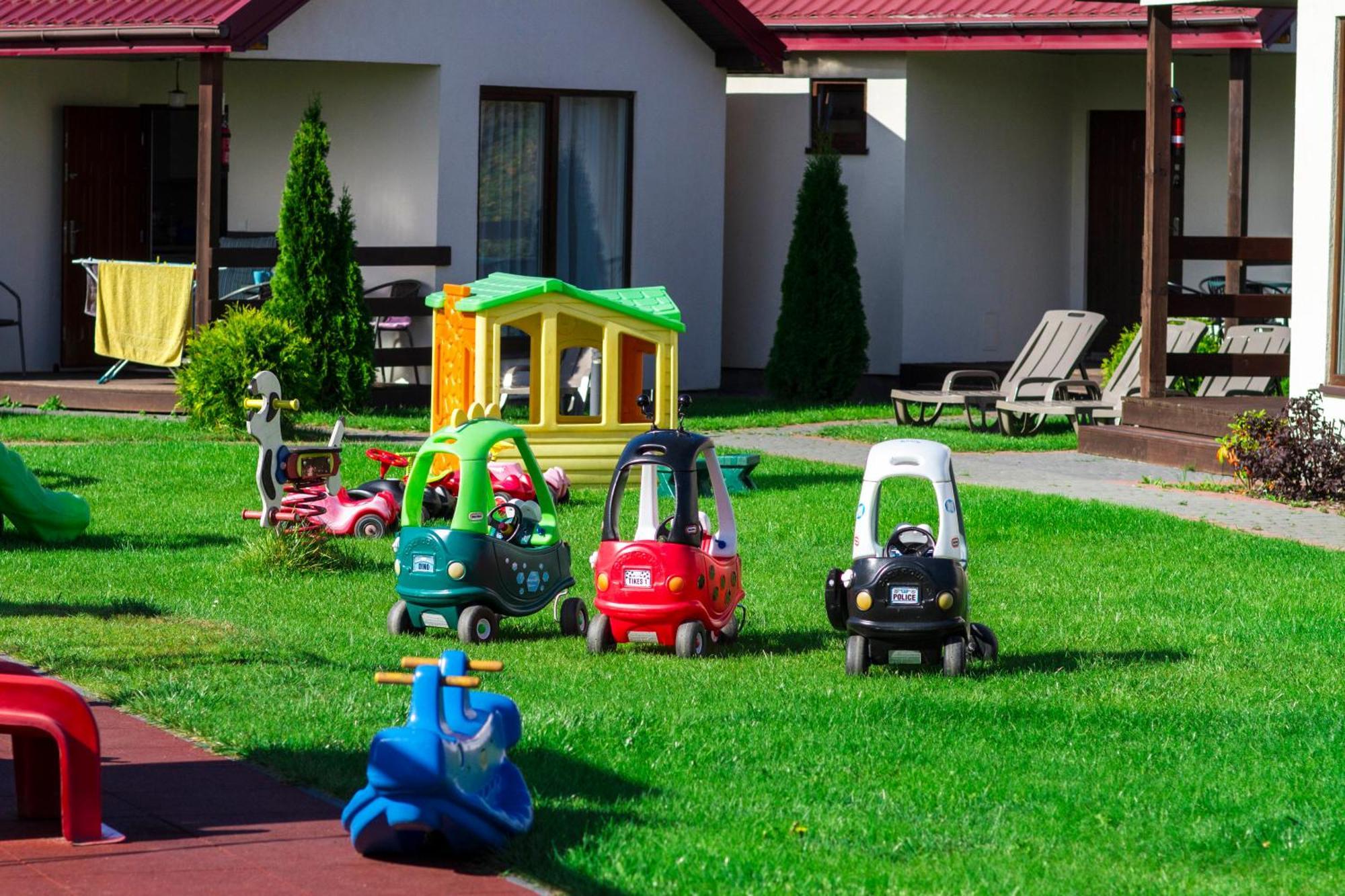 Bursztyn II Domki Apartamenty Pokoje W Sarbinowie Blisko Morza Сърбиново Екстериор снимка