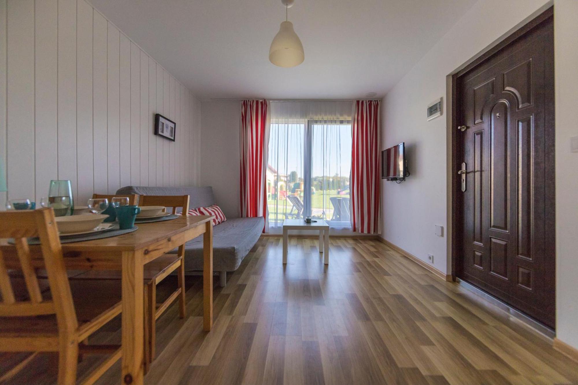 Bursztyn II Domki Apartamenty Pokoje W Sarbinowie Blisko Morza Сърбиново Екстериор снимка