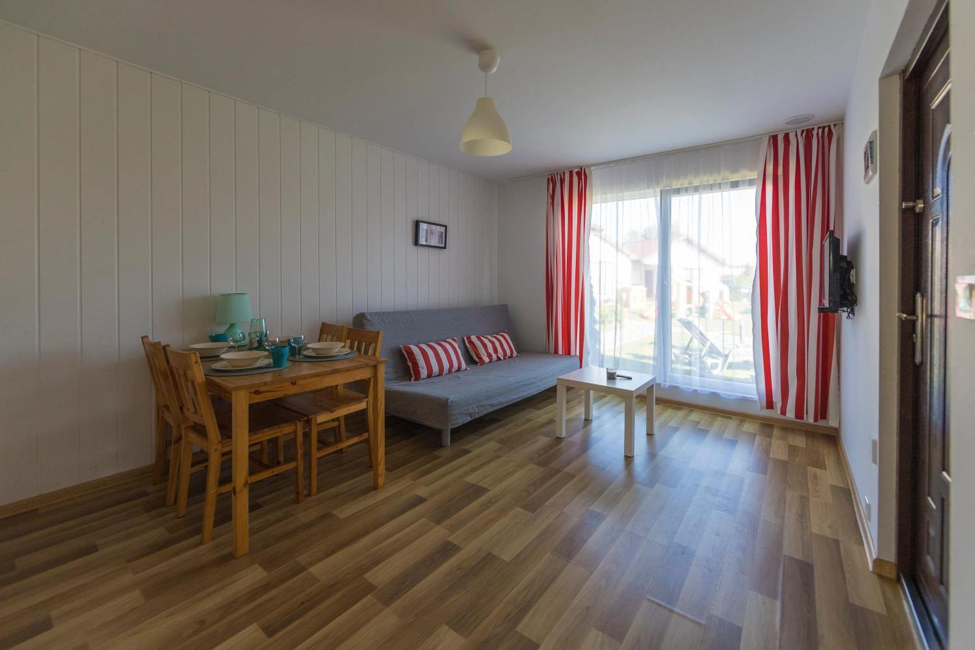 Bursztyn II Domki Apartamenty Pokoje W Sarbinowie Blisko Morza Сърбиново Екстериор снимка