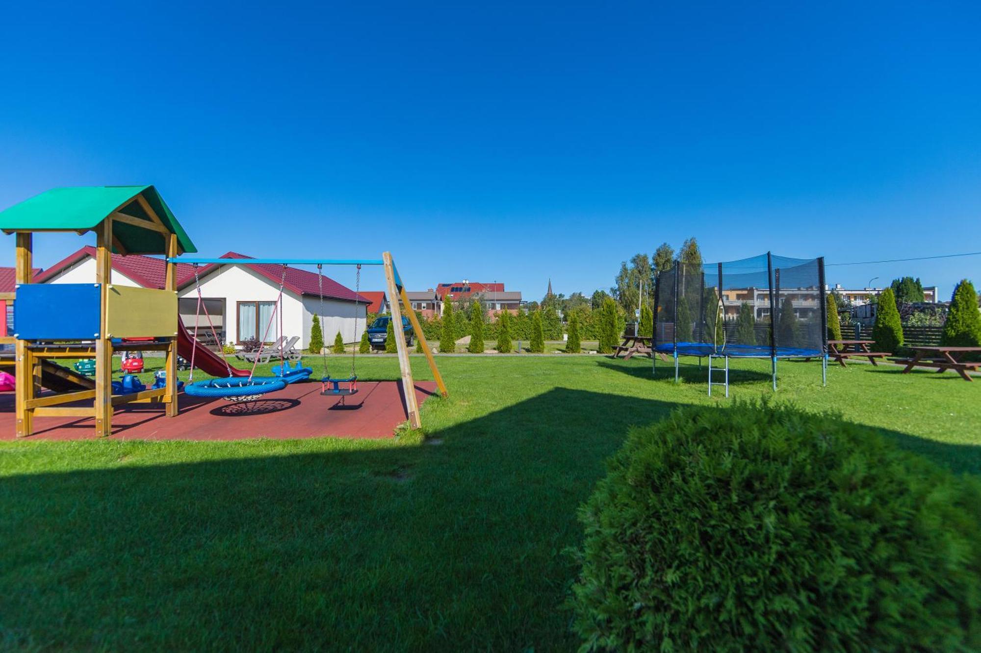 Bursztyn II Domki Apartamenty Pokoje W Sarbinowie Blisko Morza Сърбиново Екстериор снимка