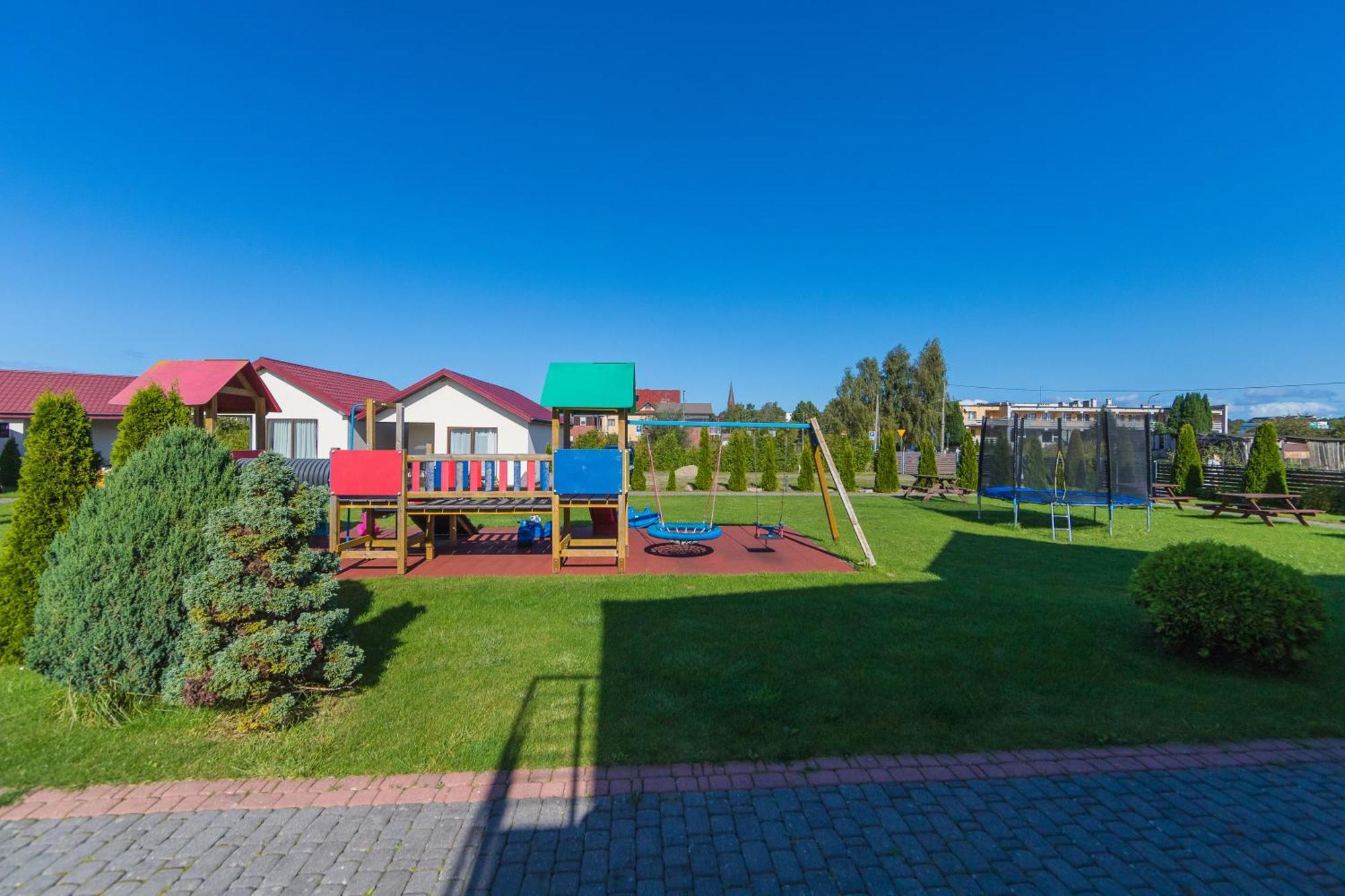 Bursztyn II Domki Apartamenty Pokoje W Sarbinowie Blisko Morza Сърбиново Екстериор снимка