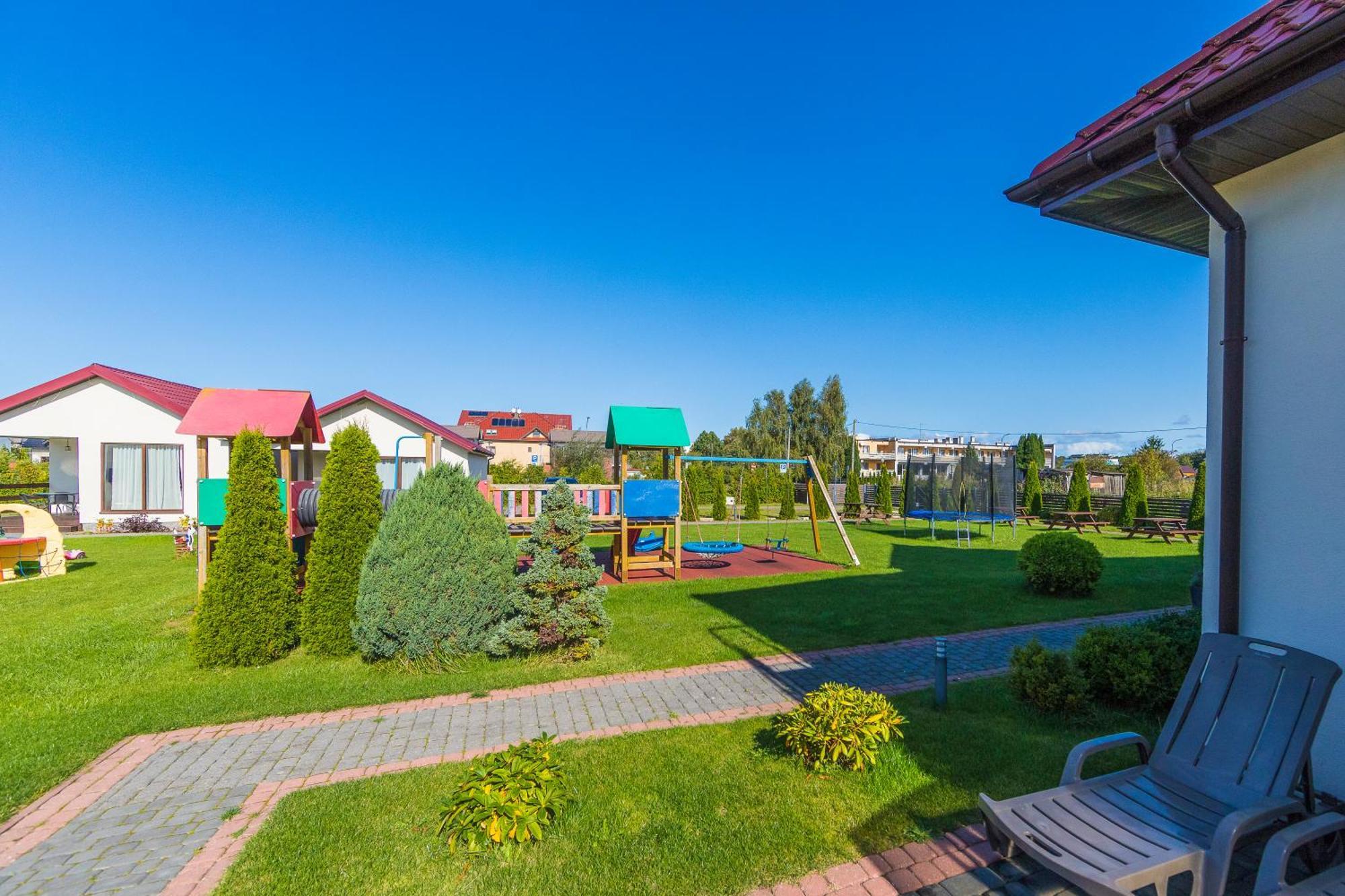 Bursztyn II Domki Apartamenty Pokoje W Sarbinowie Blisko Morza Сърбиново Екстериор снимка