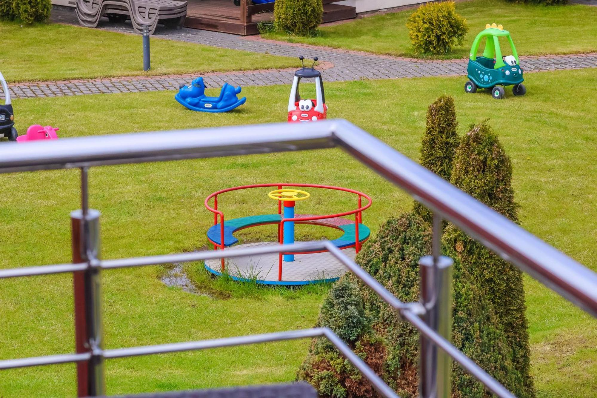 Bursztyn II Domki Apartamenty Pokoje W Sarbinowie Blisko Morza Сърбиново Екстериор снимка